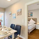 Haus Strandzeit Kuestenlicht - App 1 Appartement Grömitz